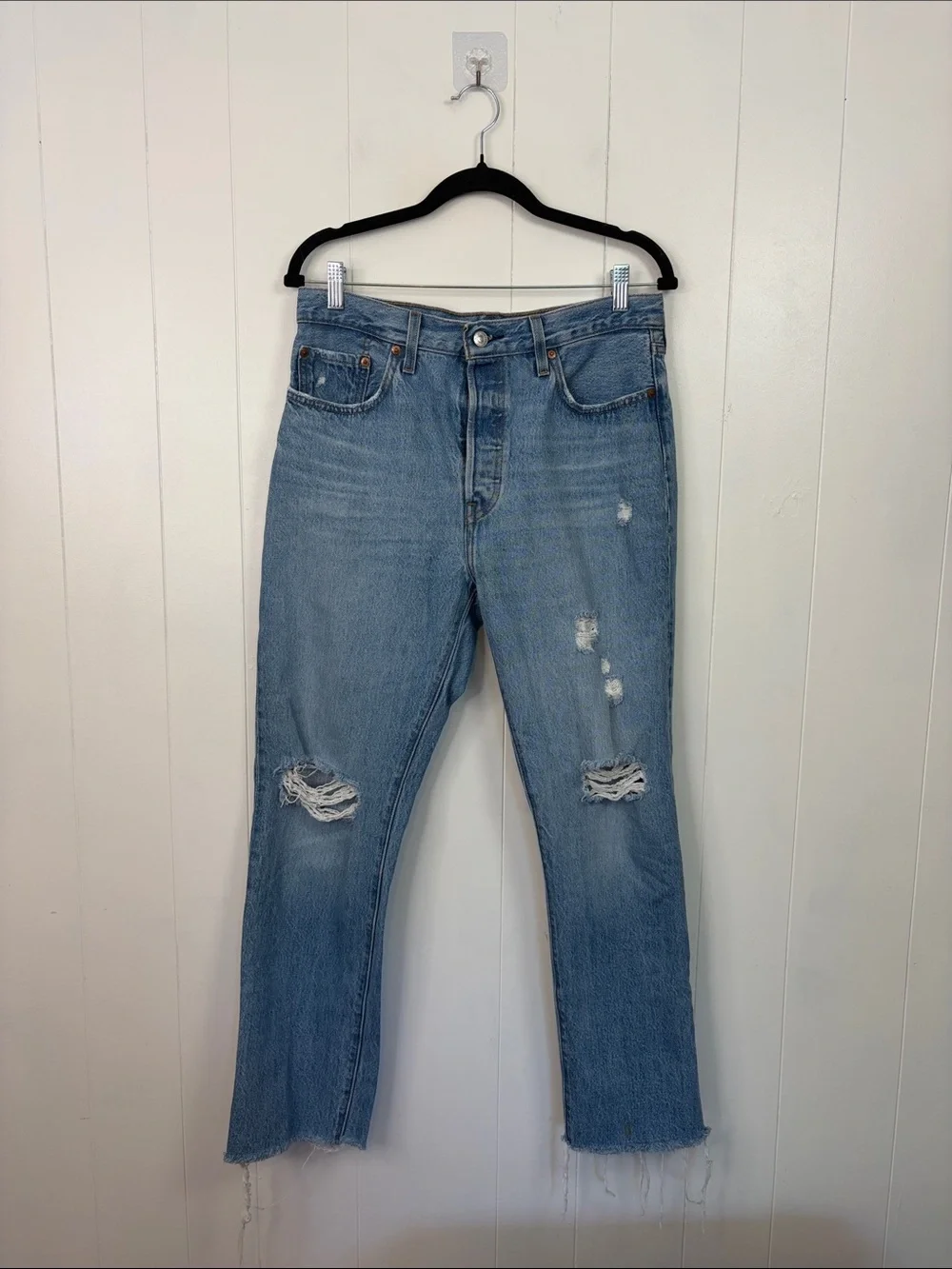 Levi’s 501 Cropped Ankle High Rise Light Wash Frayed Jeans size 31 32 Cotton - Picture 3 of 13